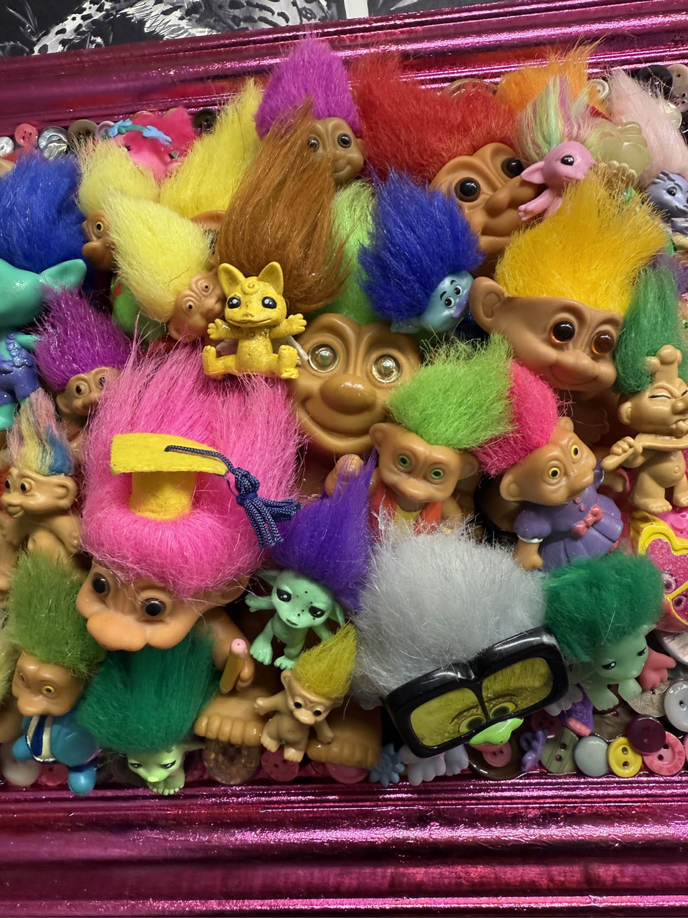 Muck N Brass art Toys R Art 138 Trolls with Pink frame