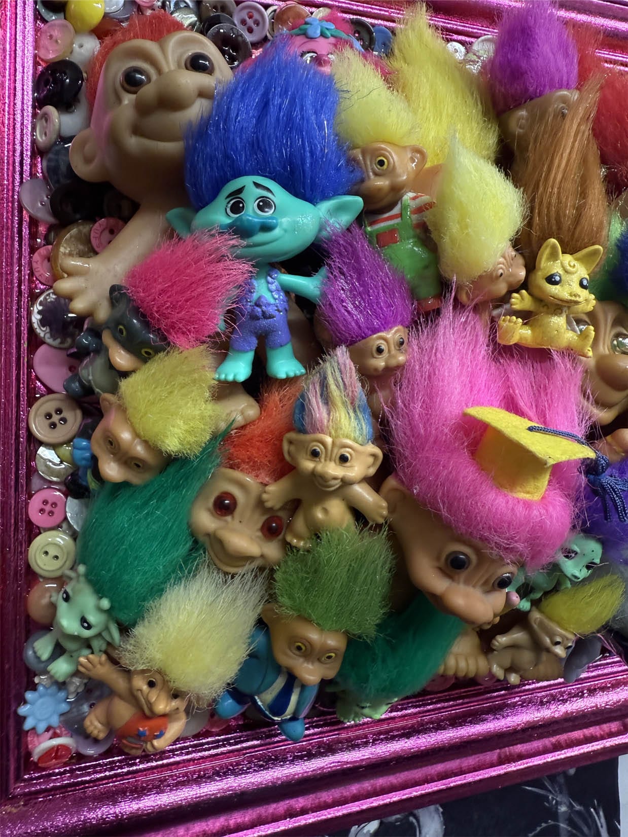 Muck N Brass art Toys R Art 138 Trolls with Pink frame