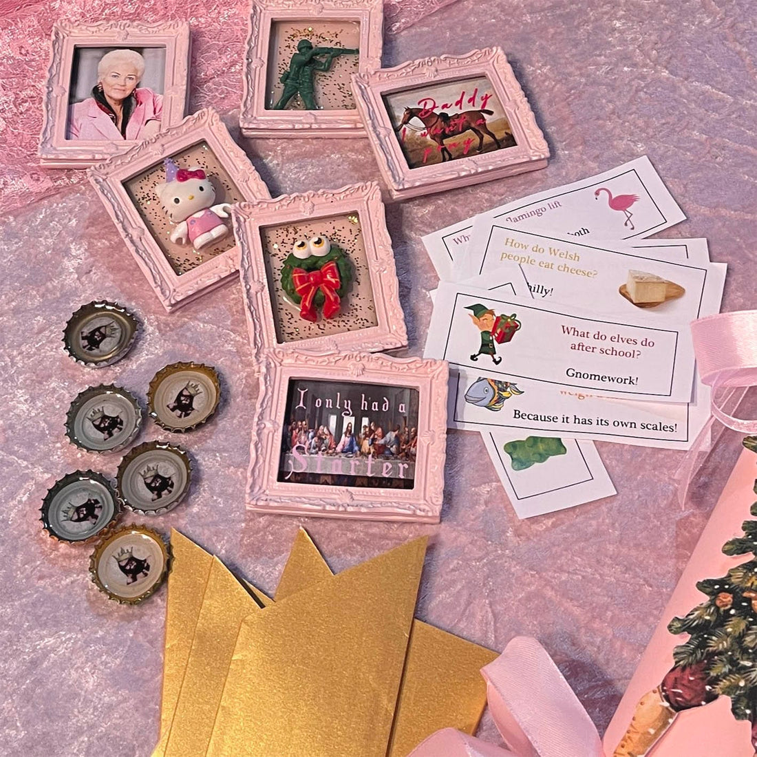 Muck N Brass Christmas Crackers Muck N Brass Pink Christmas Crackers