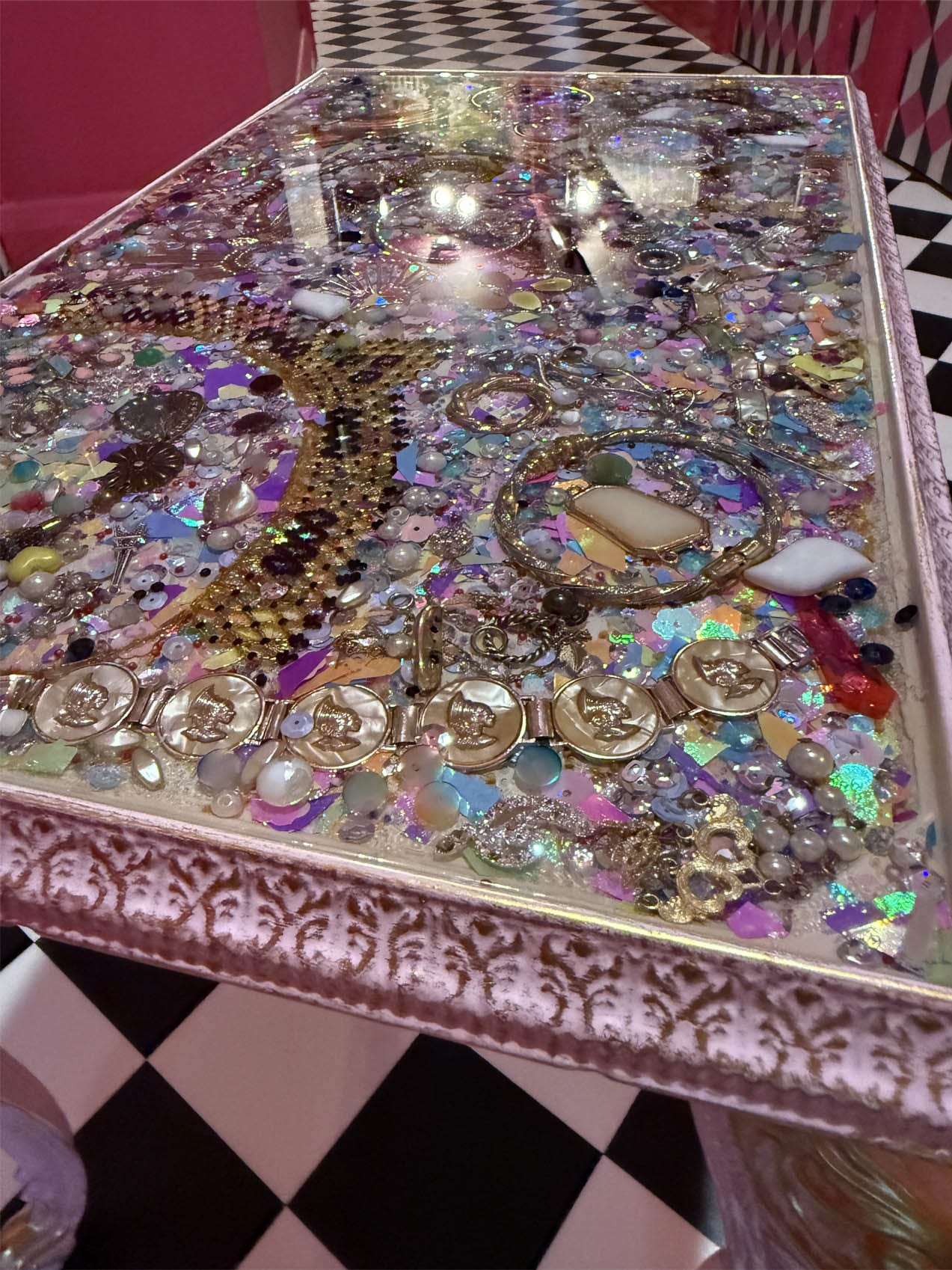 Muck N Brass Medium encapsulated jewellery resin table.